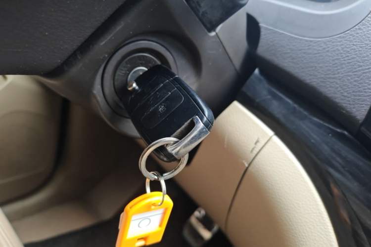 Used Baojun 730 2014 1.5L manual Comfort version 7 seats Vehicle Key