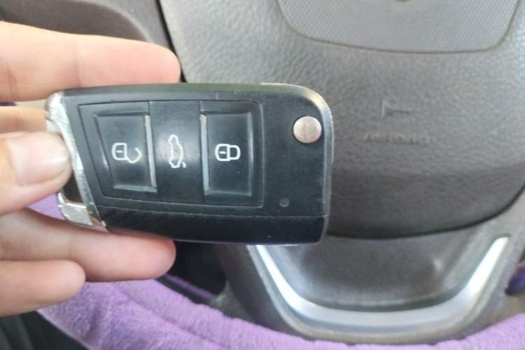 Used Baojun 730 2014 1.5L manual Comfort version 7 seats Vehicle Key