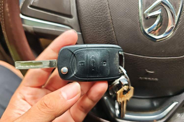 Used Baojun 730 2014 1.5L manual Comfort version 7 seats Vehicle Key