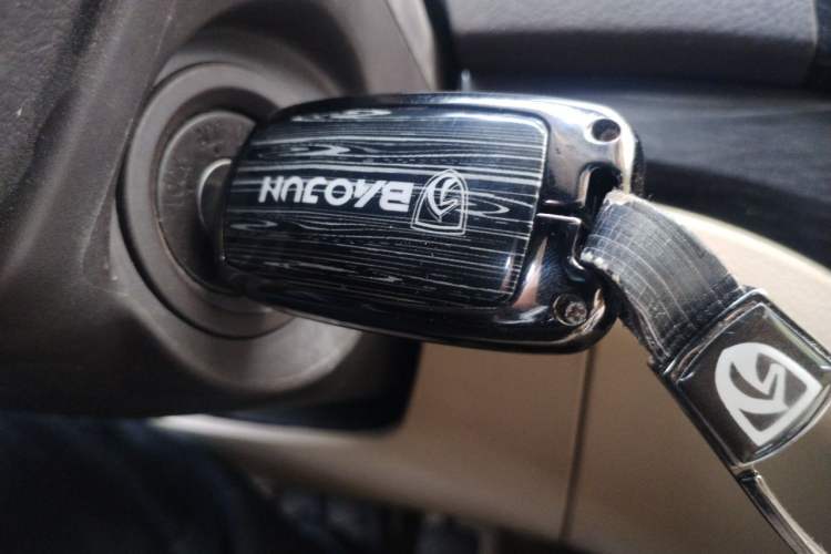 Used Baojun 730 2014 1.5L manual Comfort ESP version 7 seats Vehicle Key