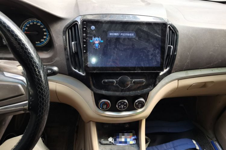 Used Baojun 730 2014 1.5L manual standard version 5 seats Audio And AC Panel