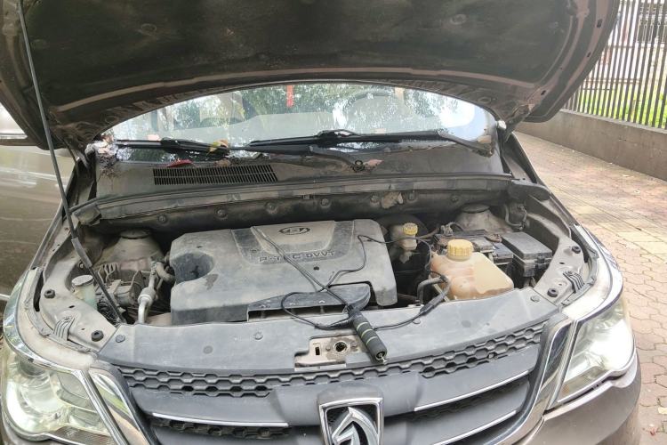 Used Baojun 730 2014 1.5L manual standard trim 7 seats Engine Bay