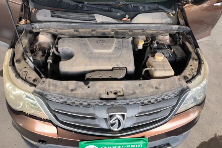Used Baojun 730 2014 1.5L manual luxury trim 7 seats Engine Bay