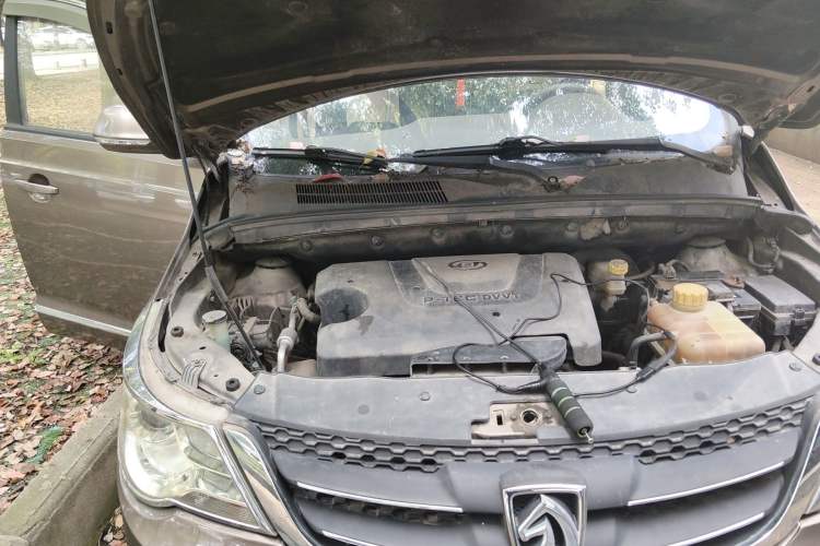 Used Baojun 730 2014 1.5L manual standard trim 7 seats Engine Bay Right