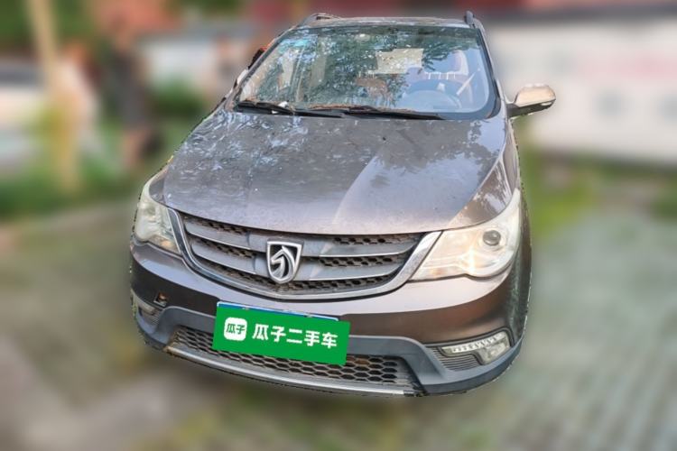 Used Baojun 730 2014 1.5L manual Comfort version 7 seats Front