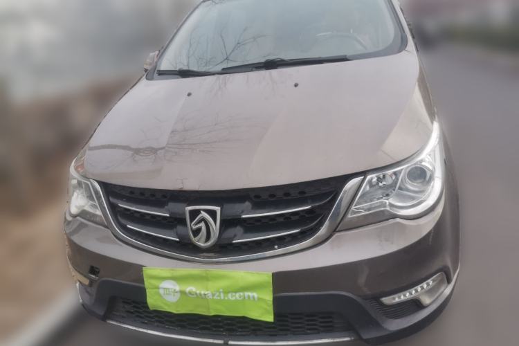 Used Baojun 730 2014 1.5L manual luxury trim 7 seats Front