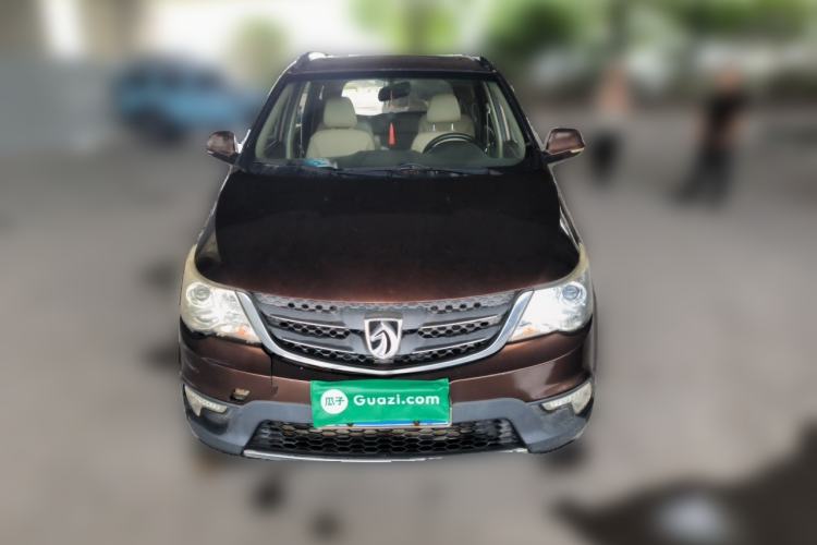 Used Baojun 730 2014 1.5L manual luxury trim 7 seats Front