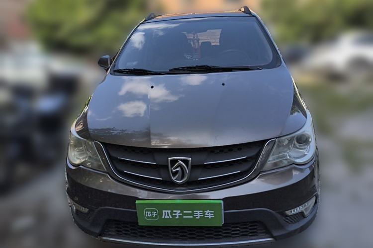 Used Baojun 730 2014 1.8L manual Comfort trim 7-seater Front