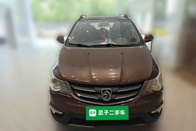 Used Baojun 730 2014 1.5L manual Comfort version 7 seats Front