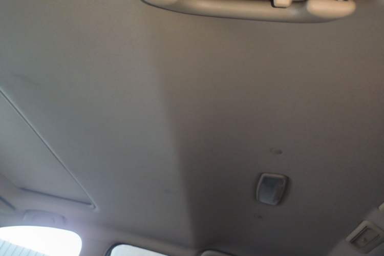 Used Baojun 730 2014 1.5L manual luxury trim 7 seats Headliner