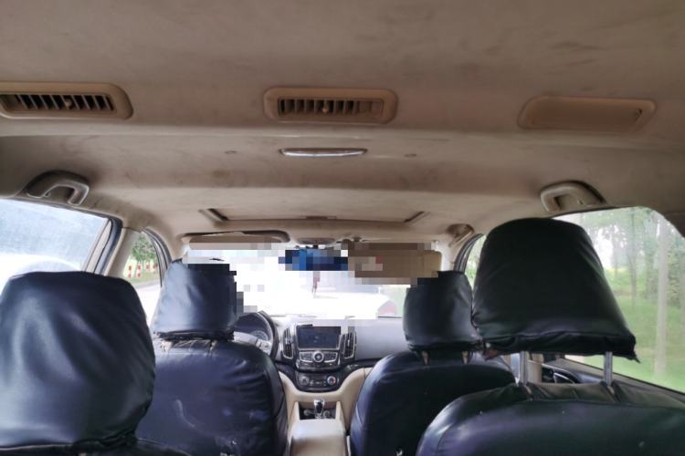 Used Baojun 730 2014 1.5L manual luxury trim 7 seats Headliner