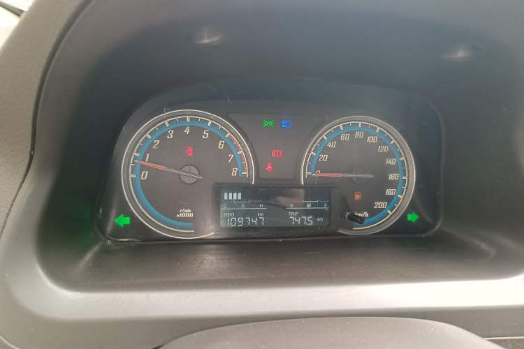 Used Baojun 730 2014 1.5L manual Comfort version 7 seats Instrument Cluster