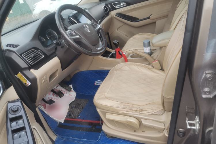 Used Baojun 730 2014 1.5L manual luxury trim 7 seats Left Front Seat