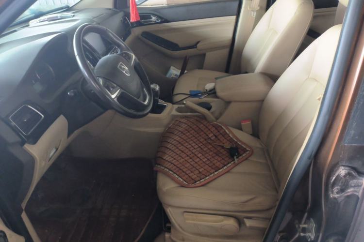 Used Baojun 730 2014 1.5L manual luxury trim 7 seats Left Front Seat