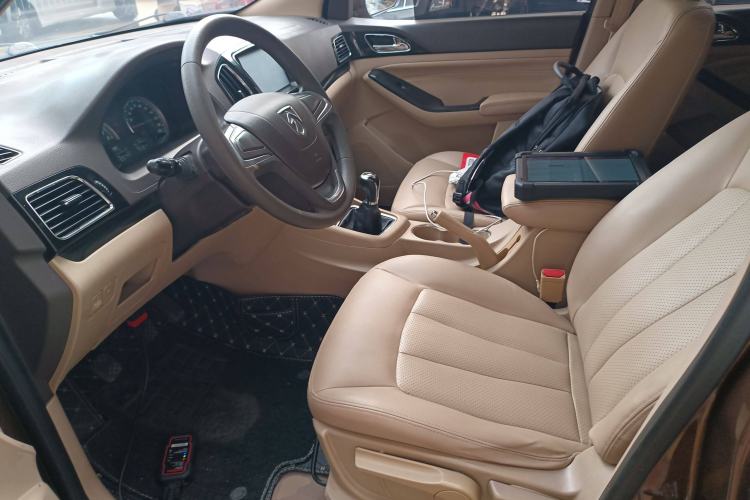 Used Baojun 730 2014 1.5L manual Comfort version 7 seats Left Front Seat