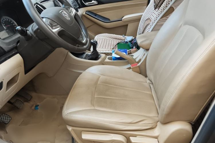 Used Baojun 730 2014 1.5L manual Comfort version 7 seats Left Front Seat