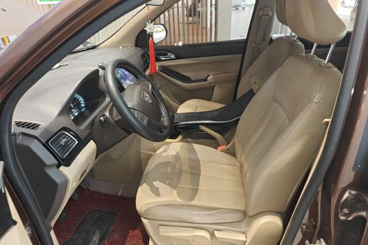 Used Baojun 730 2014 1.5L manual Comfort version 7 seats Left Front Seat