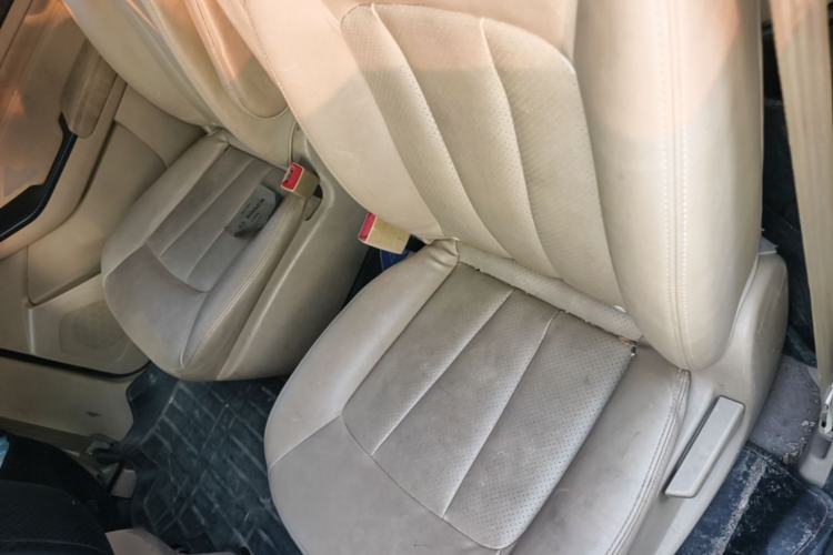 Used Baojun 730 2014 1.5L manual Comfort version 7 seats Left Rear Seat