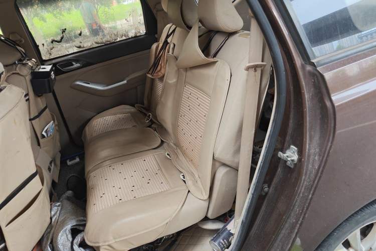 Used Baojun 730 2014 1.5L manual standard version 5 seats Left Rear Seat