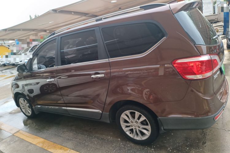 Used Baojun 730 2014 1.5L manual Comfort version 7 seats Left Side
