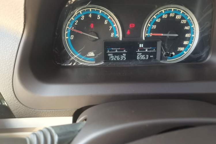 Used Baojun 730 2014 1.5L manual standard trim 7 seats Odometer Close Up