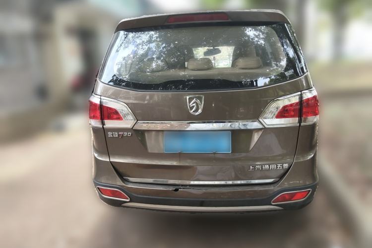 Used Baojun 730 2014 1.5L manual standard trim 7 seats Rear