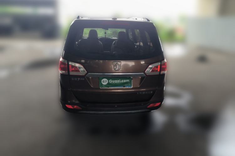 Used Baojun 730 2014 1.5L manual luxury trim 7 seats Rear