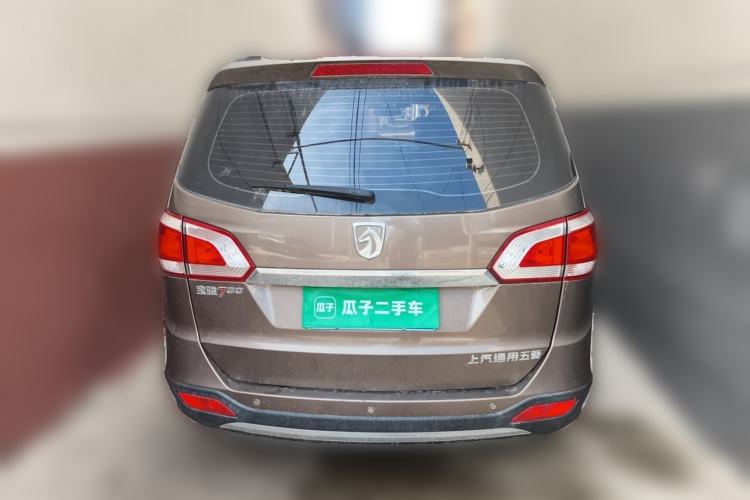 Used Baojun 730 2014 1.5L manual Comfort version 7 seats Rear