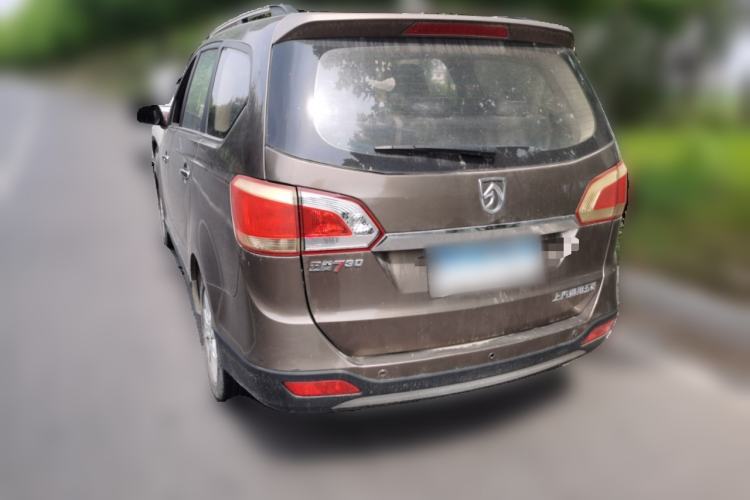 Used Baojun 730 2014 1.5L manual luxury trim 7 seats Rear Left 45 Deg