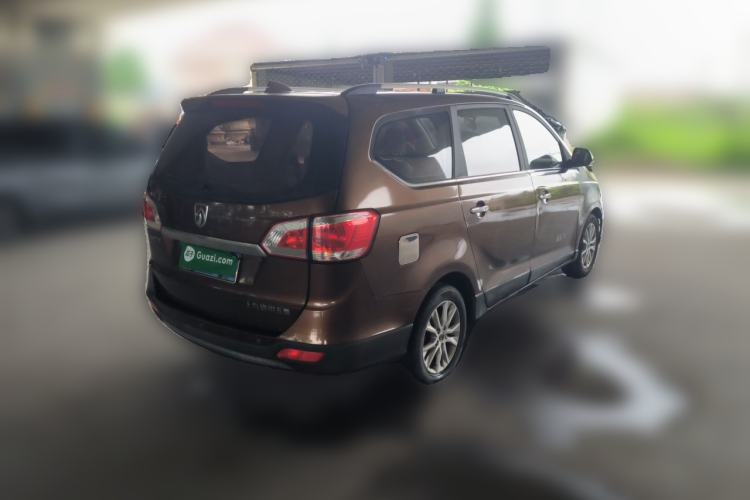 Used Baojun 730 2014 1.5L manual luxury trim 7 seats Rear Right 45 Deg