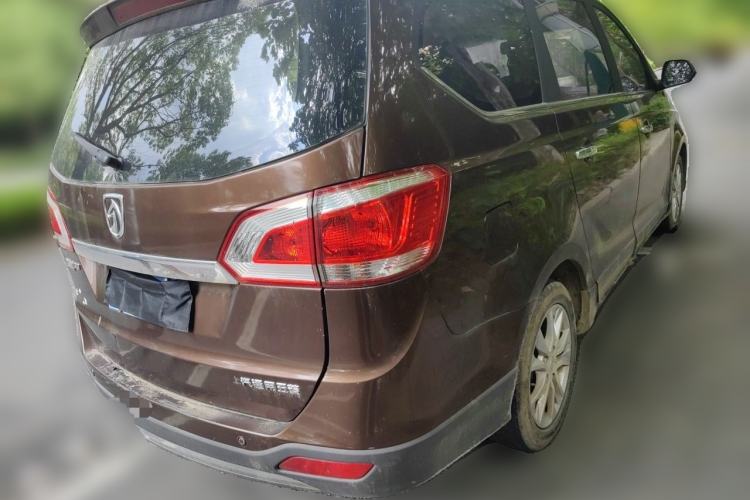Used Baojun 730 2014 1.5L manual Comfort ESP version 7 seats Rear Right 45 Deg
