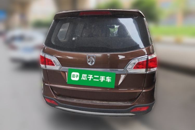 Used Baojun 730 2014 1.5L manual standard version 5 seats Rear
