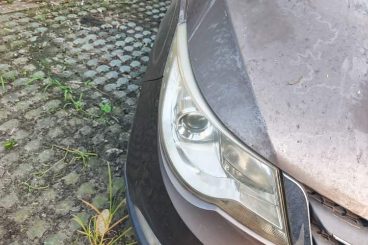 Used Baojun 730 2014 1.5L manual Comfort version 7 seats Right Front Headlight