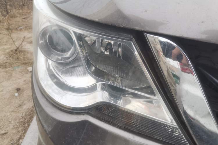 Used Baojun 730 2014 1.5L manual luxury trim 7 seats Right Front Headlight