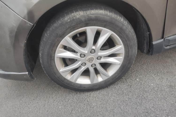Used Baojun 730 2014 1.5L manual luxury trim 7 seats Right Front Wheel Hub