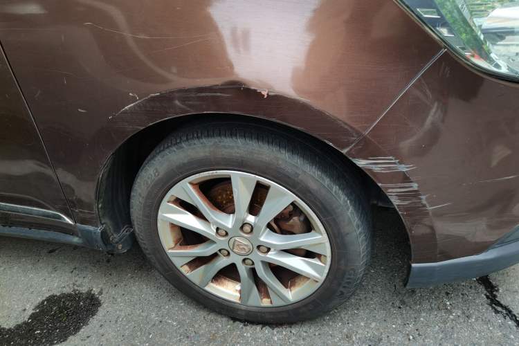 Used Baojun 730 2014 1.5L manual standard version 5 seats Right Front Wheel Hub
