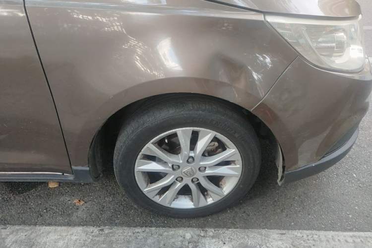 Used Baojun 730 2014 1.5L manual standard trim 7 seats Right Front Wheel Hub