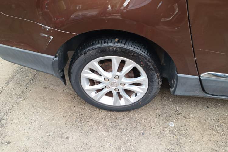 Used Baojun 730 2014 1.5L manual Comfort version 7 seats Right Rear Wheel Hub