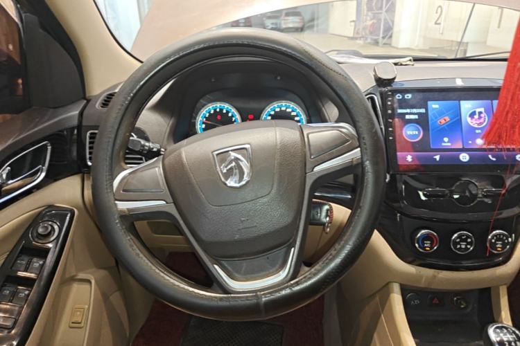 Used Baojun 730 2014 1.5L manual Comfort version 7 seats Steering Wheel