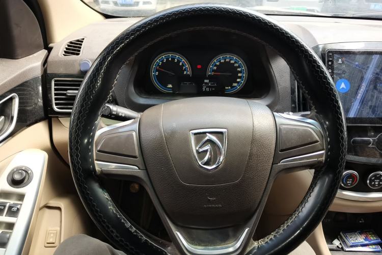 Used Baojun 730 2014 1.5L manual standard version 5 seats Steering Wheel
