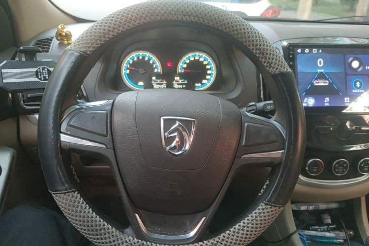 Used Baojun 730 2014 1.5L manual standard trim 7 seats Steering Wheel