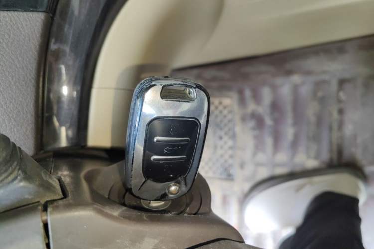Used Baojun 730 2014 1.5L manual Comfort ESP version 7 seats Vehicle Key
