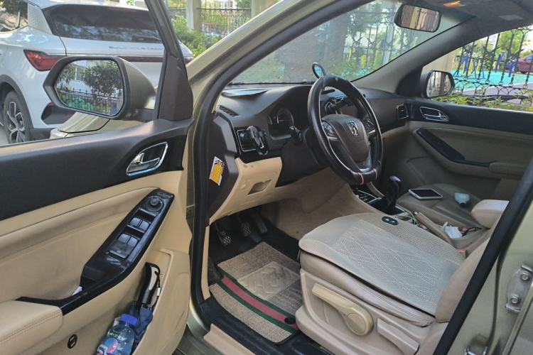 Used Baojun 730 2014 1.5L Manual Luxury Navigation ESP Version 7 Seats Driver Seat