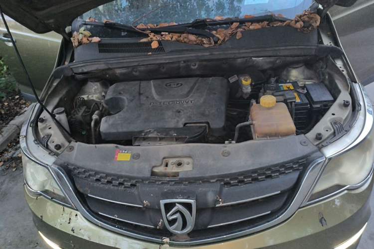 Used Baojun 730 2014 1.5L Manual Luxury Navigation ESP Version 7 Seats Engine Bay
