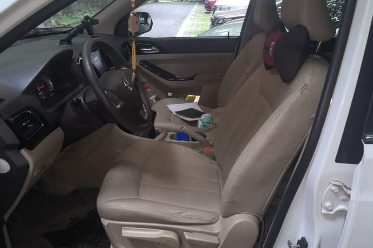 Used Baojun 730 2014 1.5L manual Comfort version 7 seats Left Front Seat