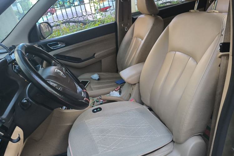 Used Baojun 730 2014 1.5L Manual Luxury Navigation ESP Version 7 Seats Left Front Seat