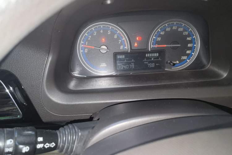 Used Baojun 730 2014 1.5L manual Comfort version 7 seats Odometer Close Up