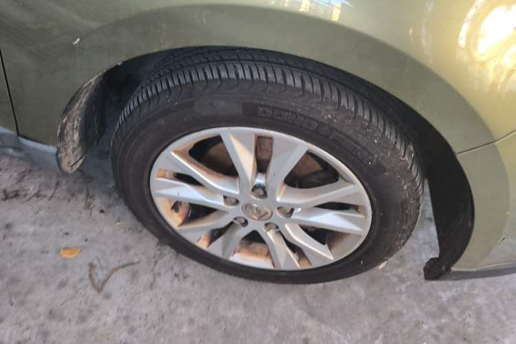 Used Baojun 730 2014 1.5L Manual Luxury Navigation ESP Version 7 Seats Right Front Wheel Hub