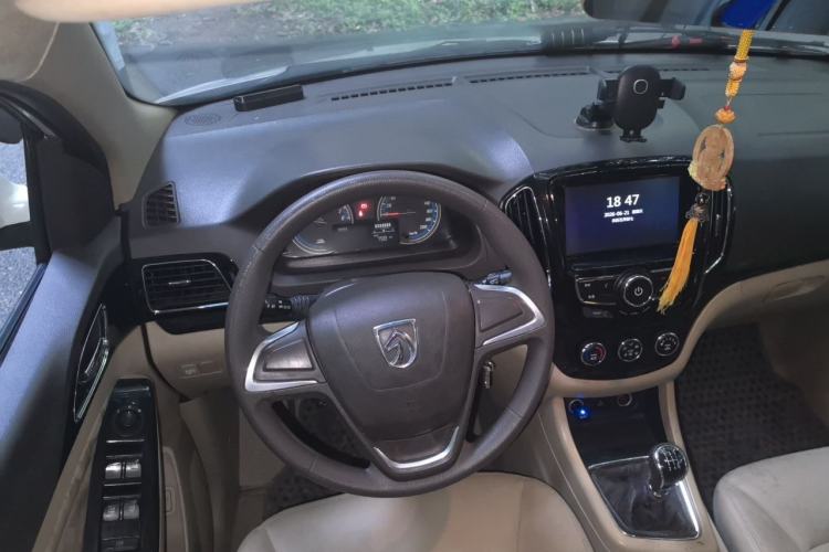 Used Baojun 730 2014 1.5L manual Comfort version 7 seats Steering Wheel