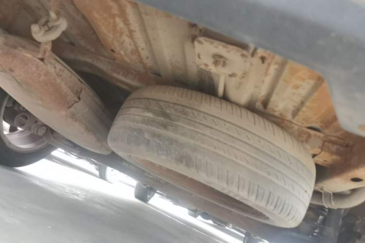 Used Baojun 730 2014 1.5L manual Comfort version 7 seats Chassis Rear
